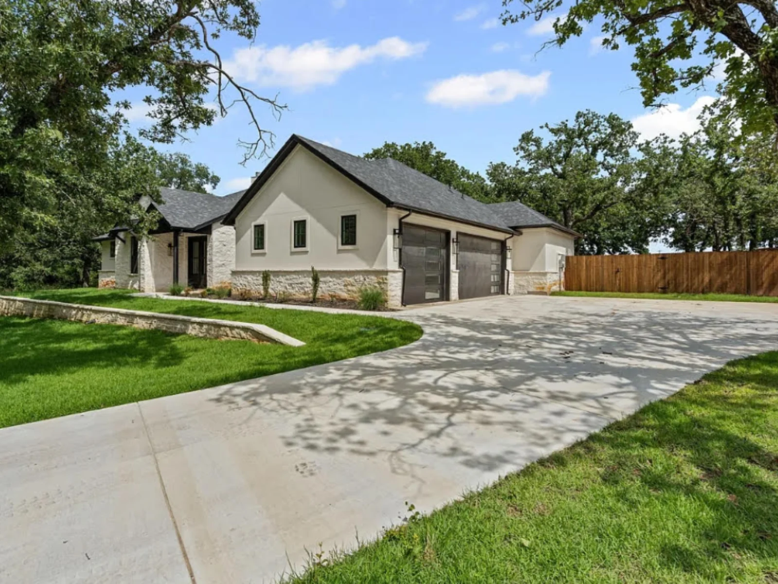 Driveway of 3501 Williamson Rd, Granbury, TX